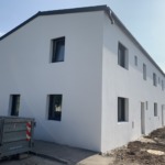 ein Reihenhausanlage das noch im Bau ist